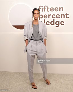 Joan Smalls feet photo thumbnail