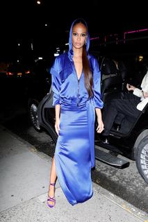 Joan Smalls feet photo thumbnail