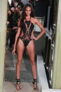 Joan Smalls feet photo thumbnail