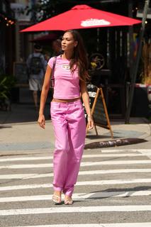 Joan Smalls feet photo thumbnail