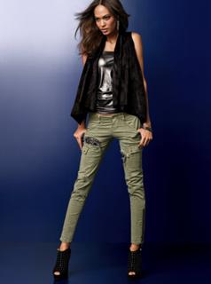 Joan Smalls feet photo thumbnail