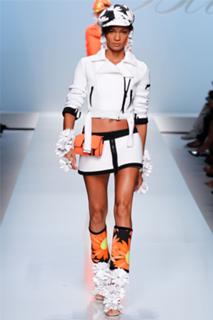 Joan Smalls feet photo thumbnail