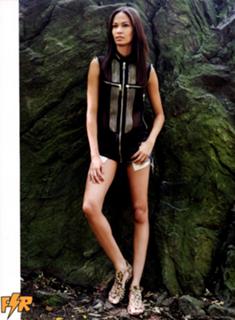 Joan Smalls feet photo thumbnail