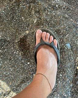 Joan Smalls feet photo thumbnail