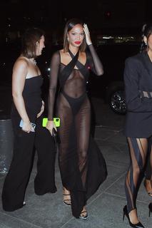 Joan Smalls feet photo thumbnail