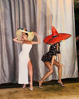 Joan Smalls feet photo thumbnail