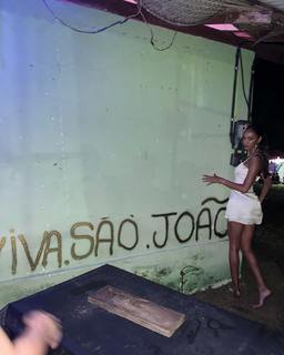 Joan Smalls feet photo thumbnail