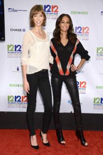 Joan Smalls feet photo thumbnail