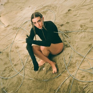 Joan Thiele feet photo 7