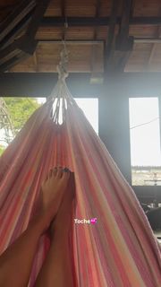 Joan Thiele feet photo 6