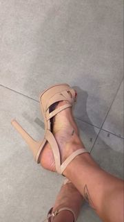 Joana Balaguer feet photo 13