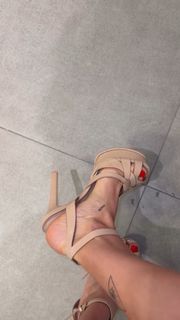 Joana Balaguer feet photo 12