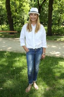 Joanna Brodzik feet photo 13
