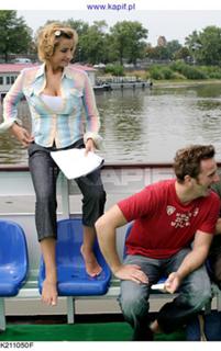 Joanna Brodzik feet photo 8