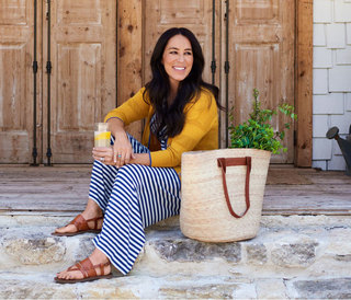 Joanna Gaines feet photo thumbnail