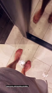 Joanna Jablczynska feet photo thumbnail