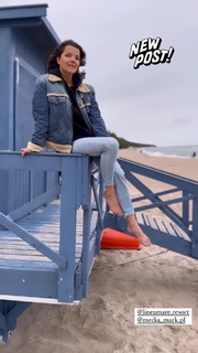 Joanna Jablczynska feet photo thumbnail