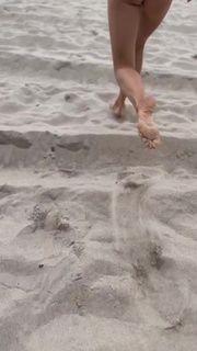 Joanna Jablczynska feet photo thumbnail