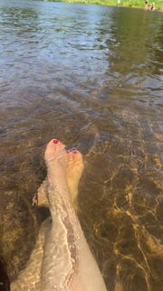 Joanna Jablczynska feet photo thumbnail