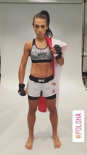 Joanna Jedrzejczyk feet photo thumbnail