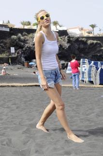 Joanna Koroniewska feet photo thumbnail