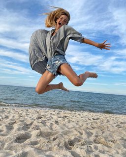 Joanna Koroniewska feet photo thumbnail