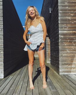 Joanna Koroniewska feet photo thumbnail