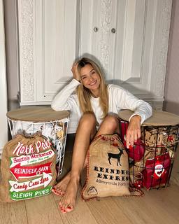 Joanna Koroniewska feet photo thumbnail