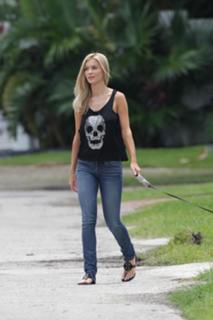 Joanna Krupa feet photo thumbnail