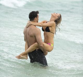 Joanna Krupa feet photo thumbnail