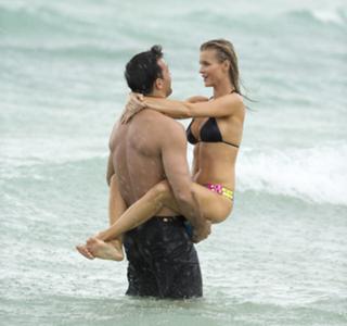 Joanna Krupa feet photo thumbnail