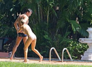 Joanna Krupa feet photo thumbnail