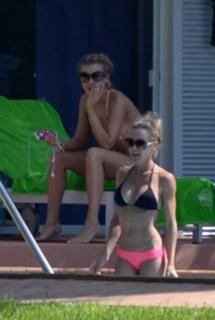 Joanna Krupa feet photo thumbnail