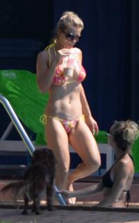 Joanna Krupa feet photo thumbnail