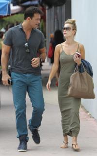 Joanna Krupa feet photo thumbnail