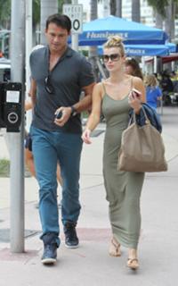 Joanna Krupa feet photo thumbnail