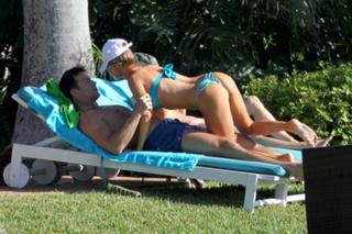 Joanna Krupa feet photo thumbnail