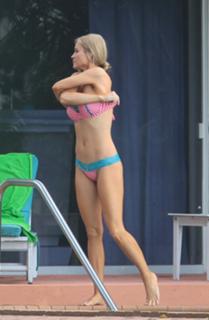 Joanna Krupa feet photo thumbnail