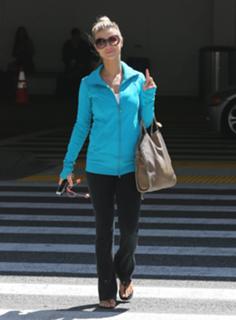 Joanna Krupa feet photo thumbnail