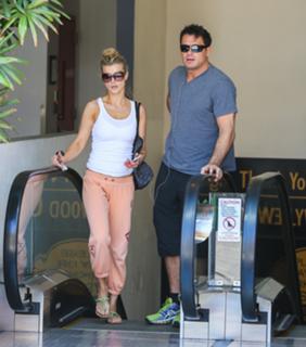 Joanna Krupa feet photo thumbnail