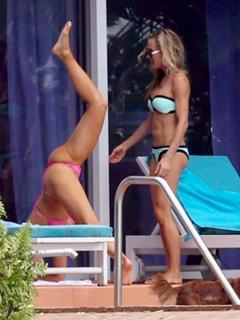 Joanna Krupa feet photo thumbnail