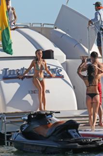 Joanna Krupa feet photo thumbnail