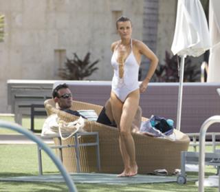 Joanna Krupa feet photo thumbnail