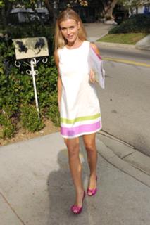 Joanna Krupa feet photo thumbnail