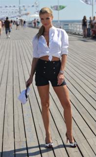 Joanna Krupa feet photo thumbnail