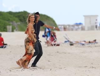 Joanna Krupa feet photo thumbnail