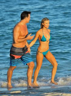 Joanna Krupa feet photo thumbnail