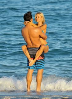 Joanna Krupa feet photo thumbnail