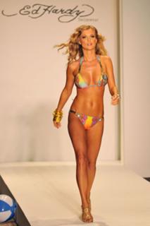 Joanna Krupa feet photo thumbnail