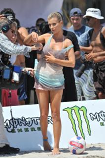 Joanna Krupa feet photo thumbnail